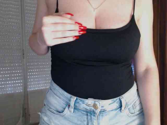 Alina-Lovely webcam