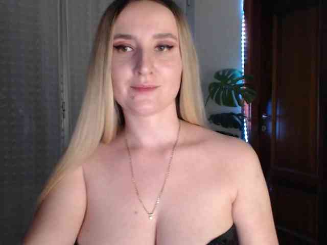 Alina-Lovely webcam