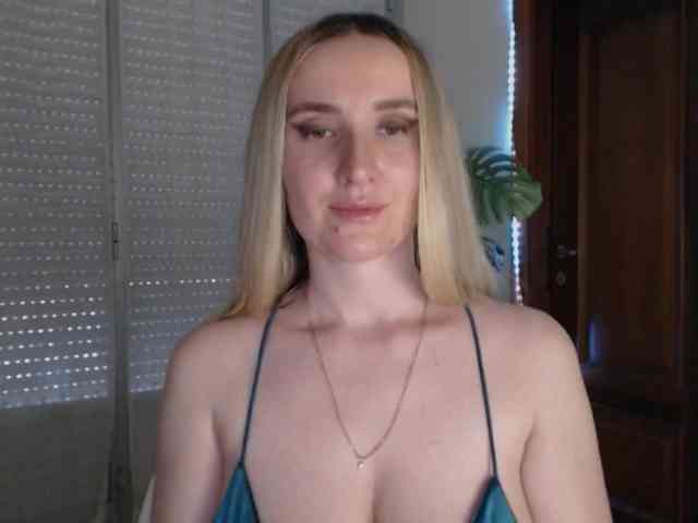 Alina-Lovely webcam