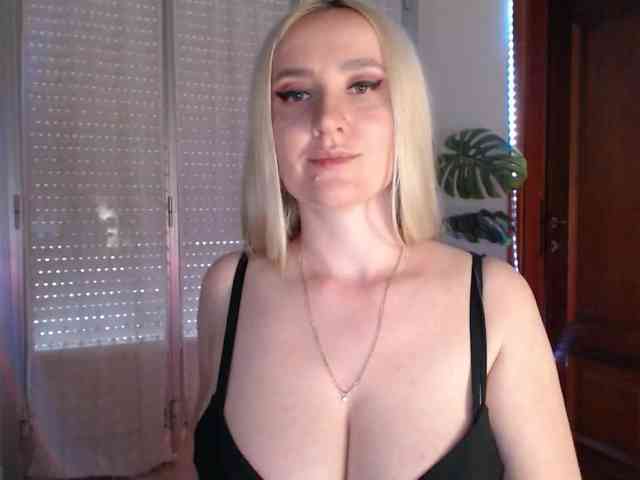 Alina-Lovely webcam