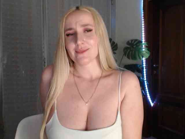 Alina-Lovely webcam