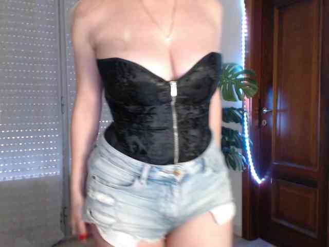Alina-Lovely webcam