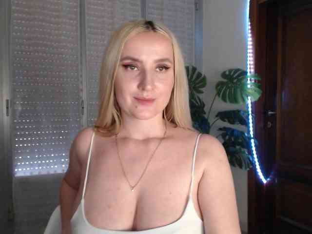 Alina-Lovely webcam