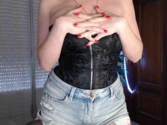 Alina-Lovely webcam
