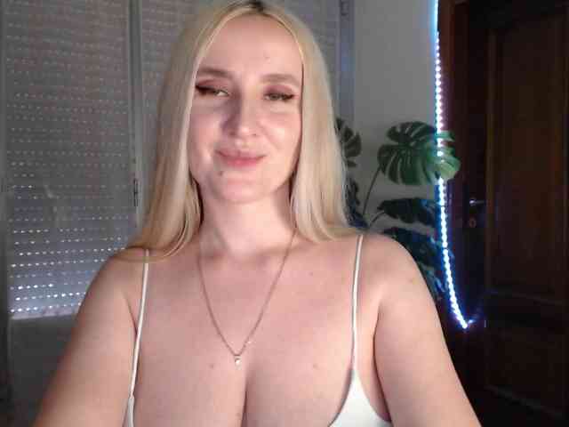 Alina-Lovely webcam