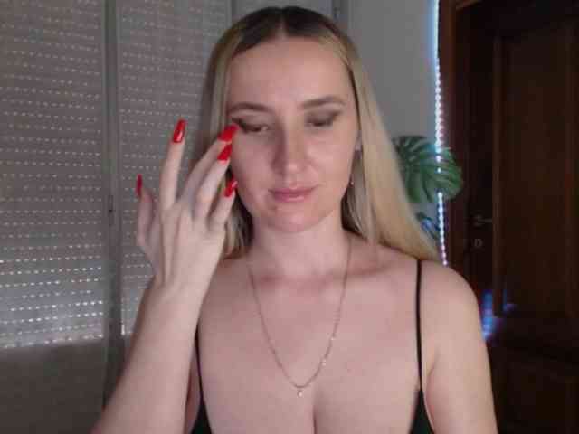 Alina-Lovely webcam