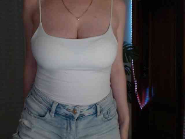 Alina-Lovely webcam