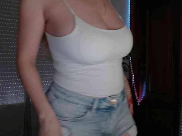Alina-Lovely webcam