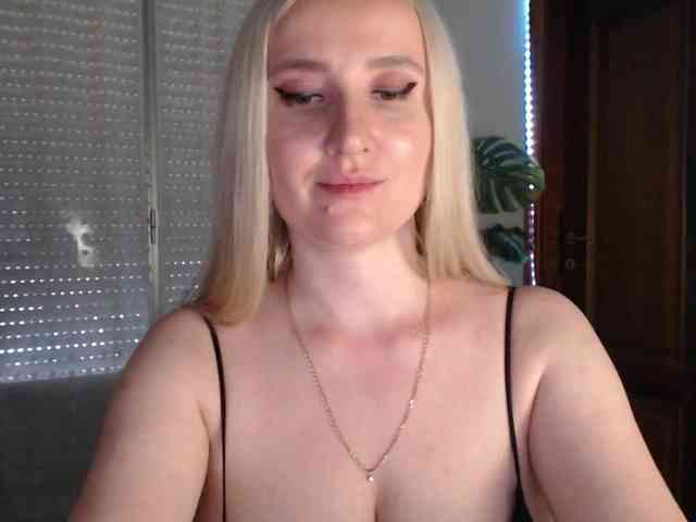 Alina-Lovely webcam