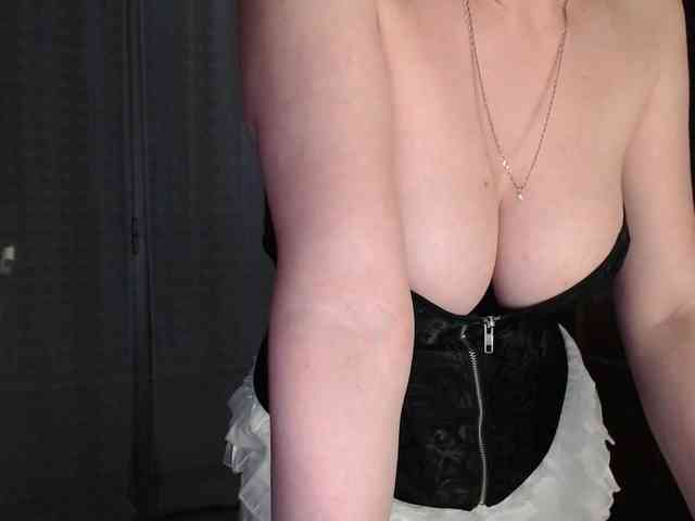 Alina-Lovely webcam