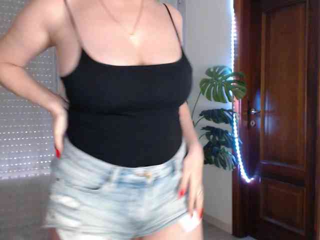 Alina-Lovely webcam