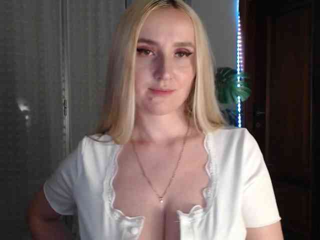 Alina-Lovely webcam