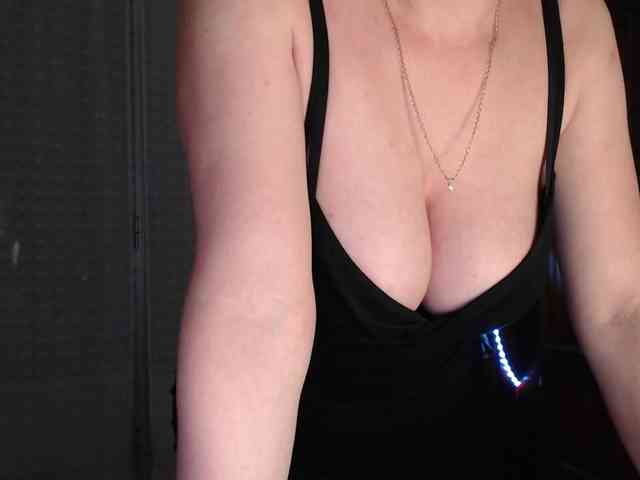 Alina-Lovely webcam