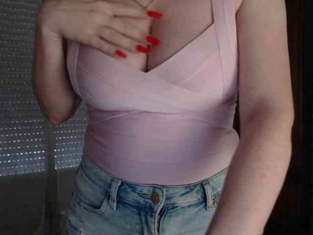 Alina-Lovely webcam