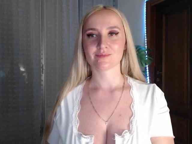 Alina-Lovely webcam
