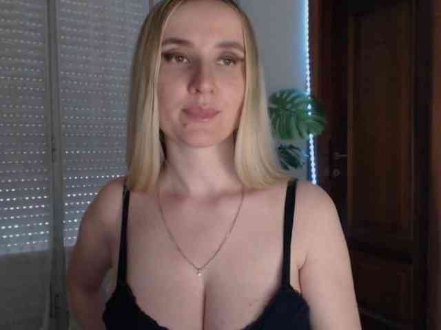 Alina-Lovely webcam