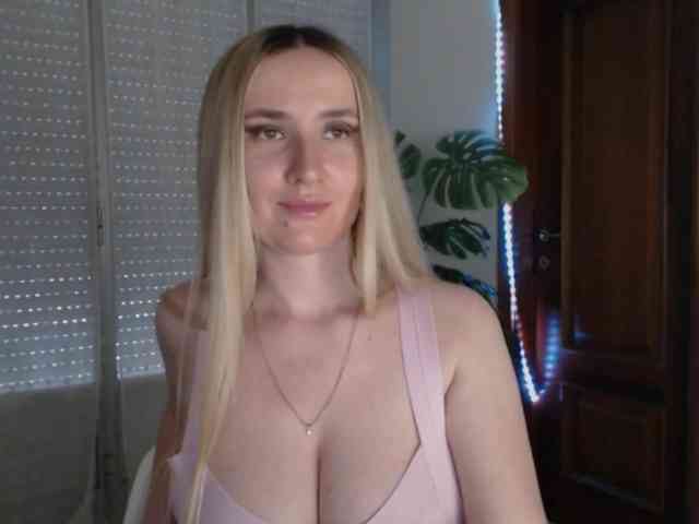 Alina-Lovely webcam