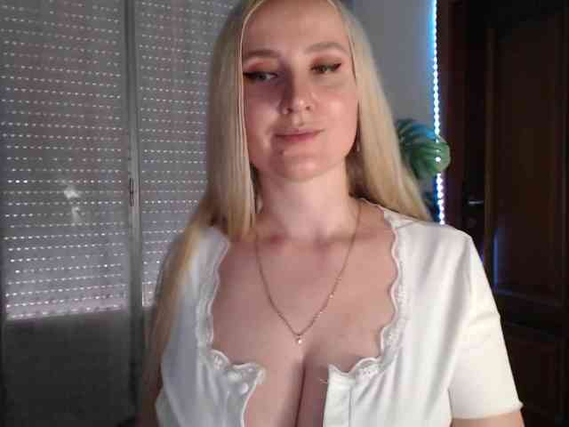 Alina-Lovely webcam