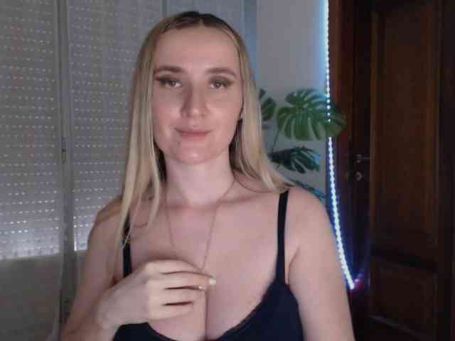 Alina-Lovely webcam