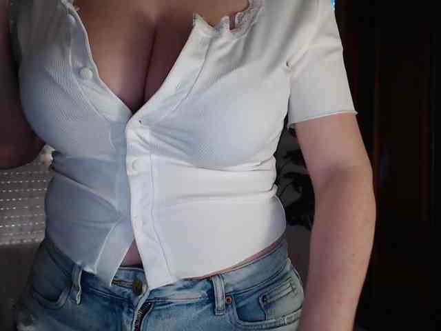 Alina-Lovely Live Webcam on BongaCams