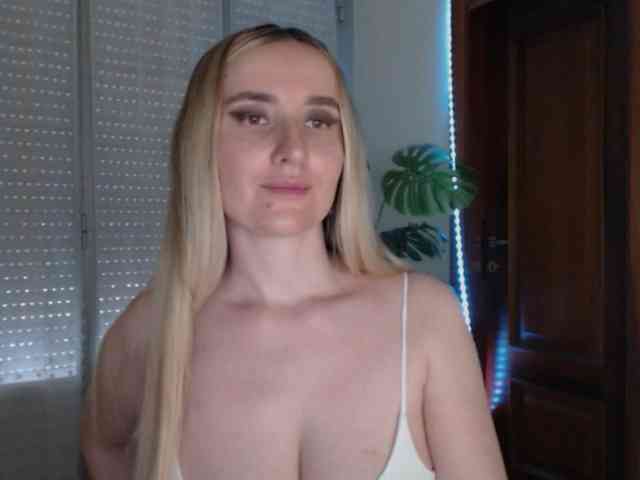 Alina-Lovely webcam