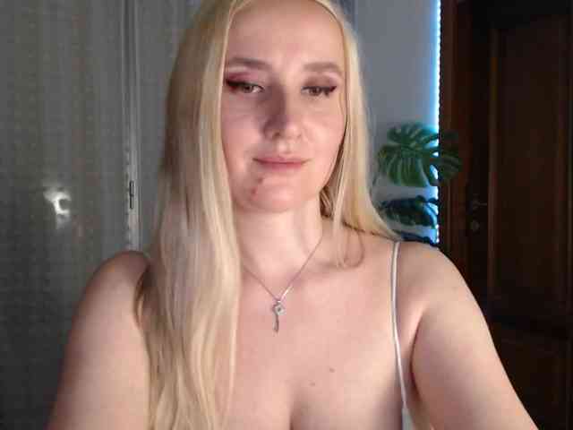 Alina-Lovely webcam