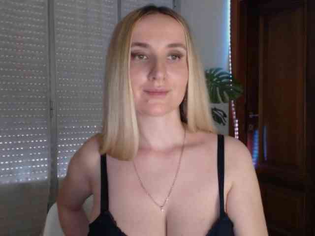 Alina-Lovely webcam