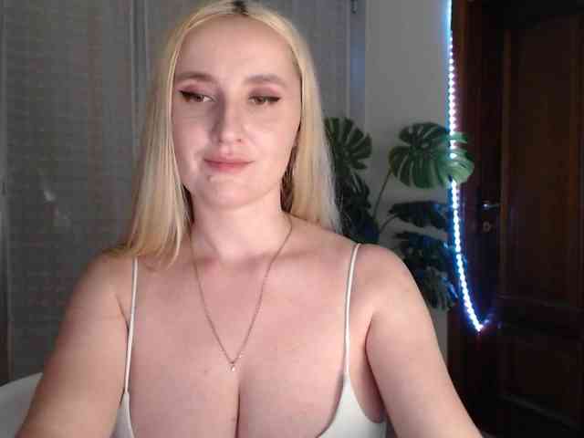 Alina-Lovely webcam