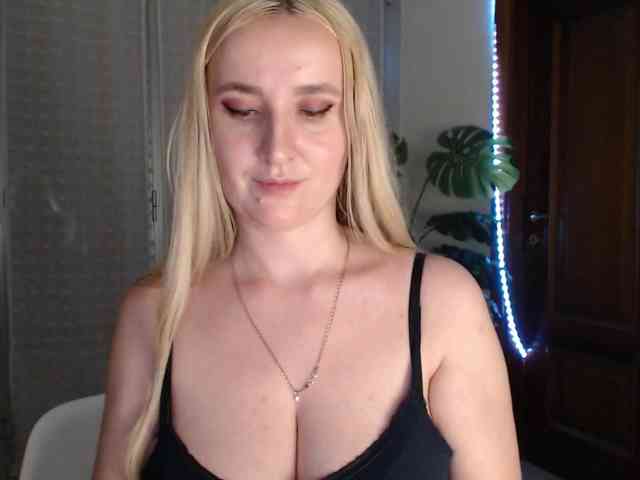 Alina-Lovely webcam