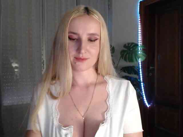 Alina-Lovely webcam