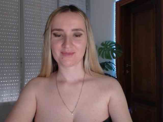 Alina-Lovely webcam