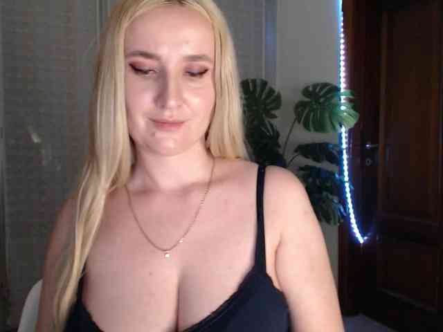Alina-Lovely webcam