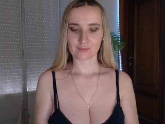 Alina-Lovely webcam