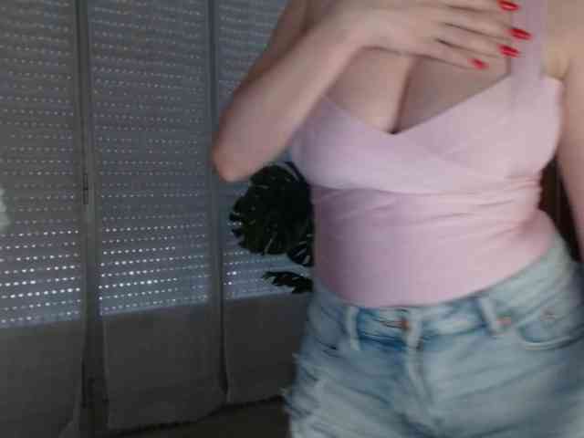 Alina-Lovely webcam
