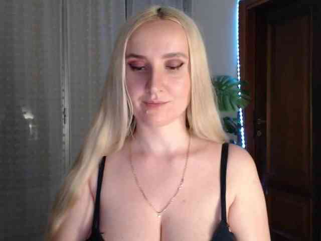 Alina-Lovely webcam