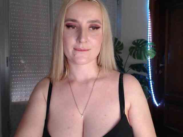 Alina-Lovely webcam