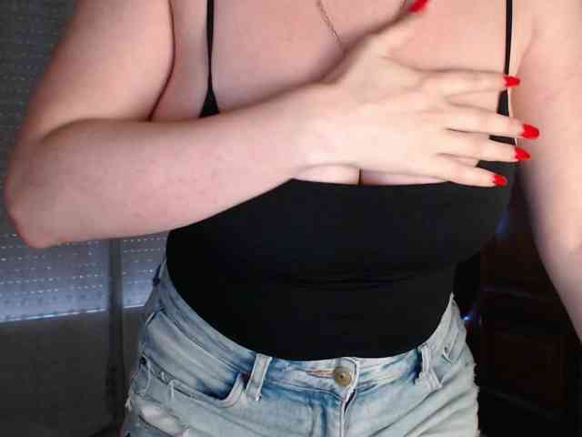 Alina-Lovely webcam