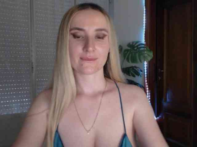 Alina-Lovely webcam