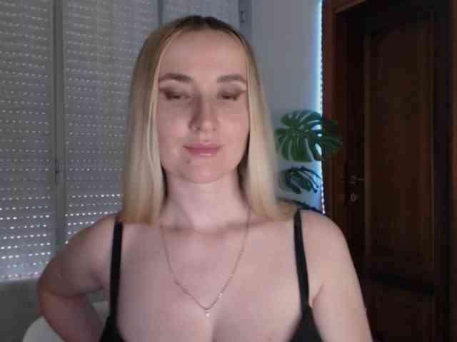 Alina-Lovely webcam