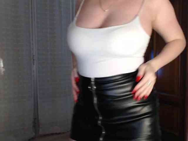 Alina-Lovely webcam
