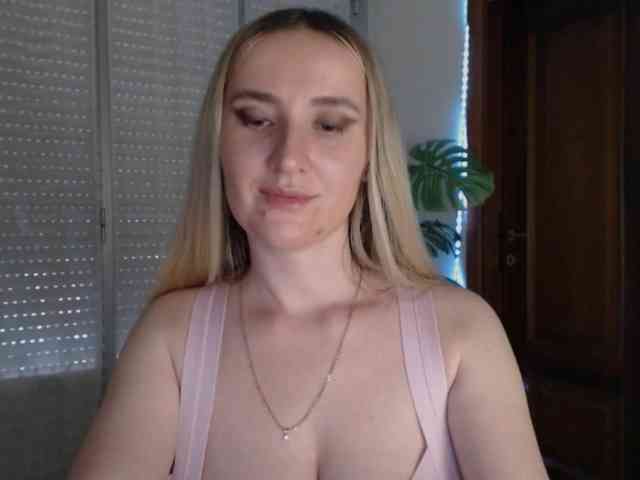 Alina-Lovely webcam