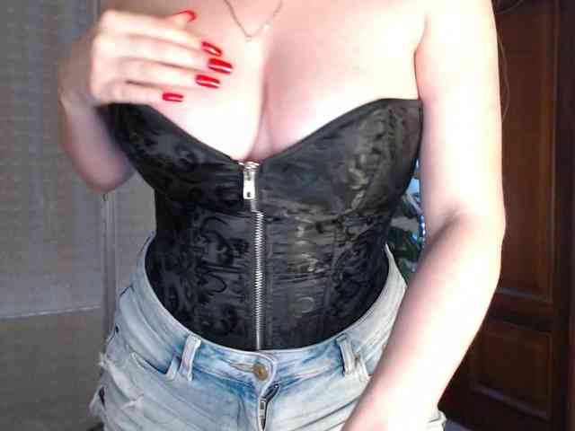 Alina-Lovely webcam