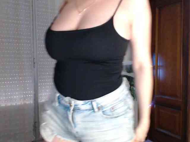 Alina-Lovely webcam