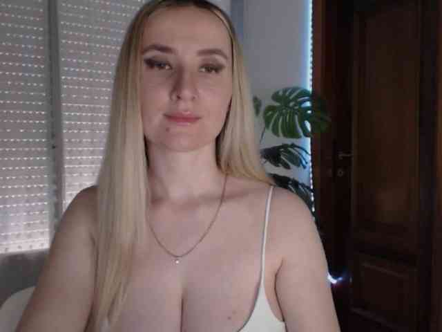 Alina-Lovely webcam