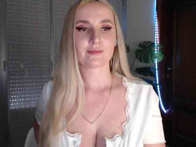 Alina-Lovely webcam