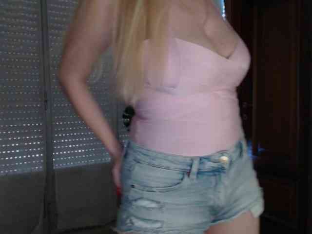 Alina-Lovely webcam