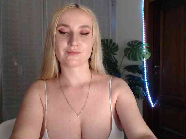 Alina-Lovely webcam