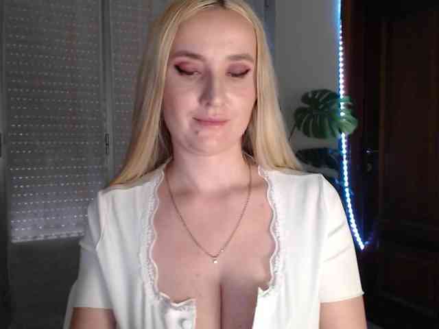 Alina-Lovely webcam
