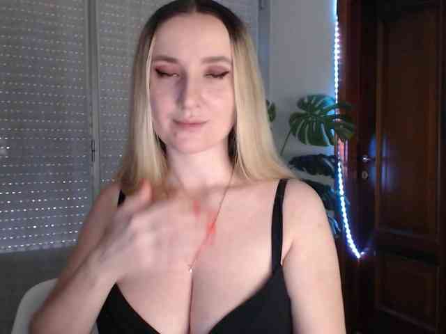 Alina-Lovely webcam