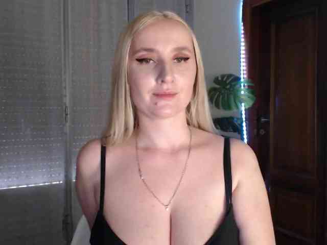 Alina-Lovely webcam